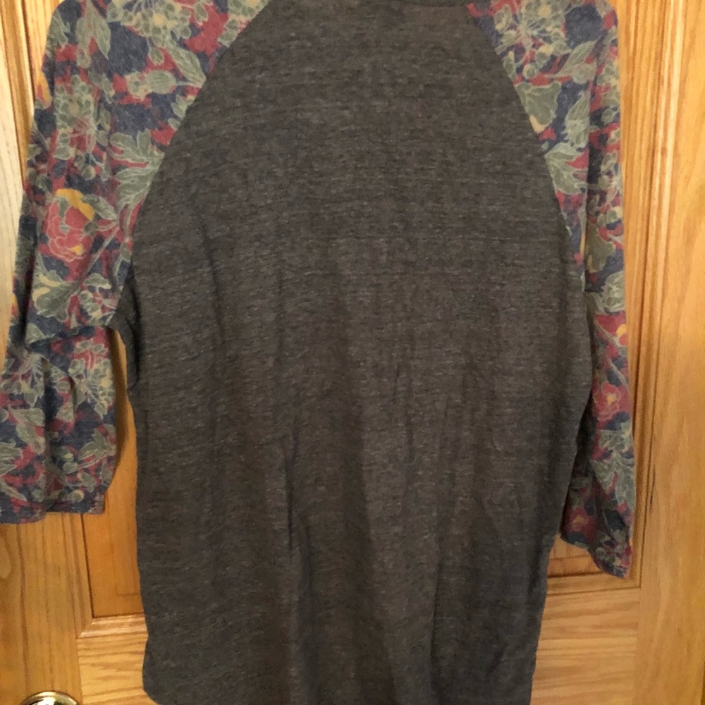 Lularoe Randy Tee - Picture 4 of 4